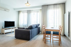 Pleasant Flat with Excellent Location and Balcony Close to Popular Attractions in Sisli